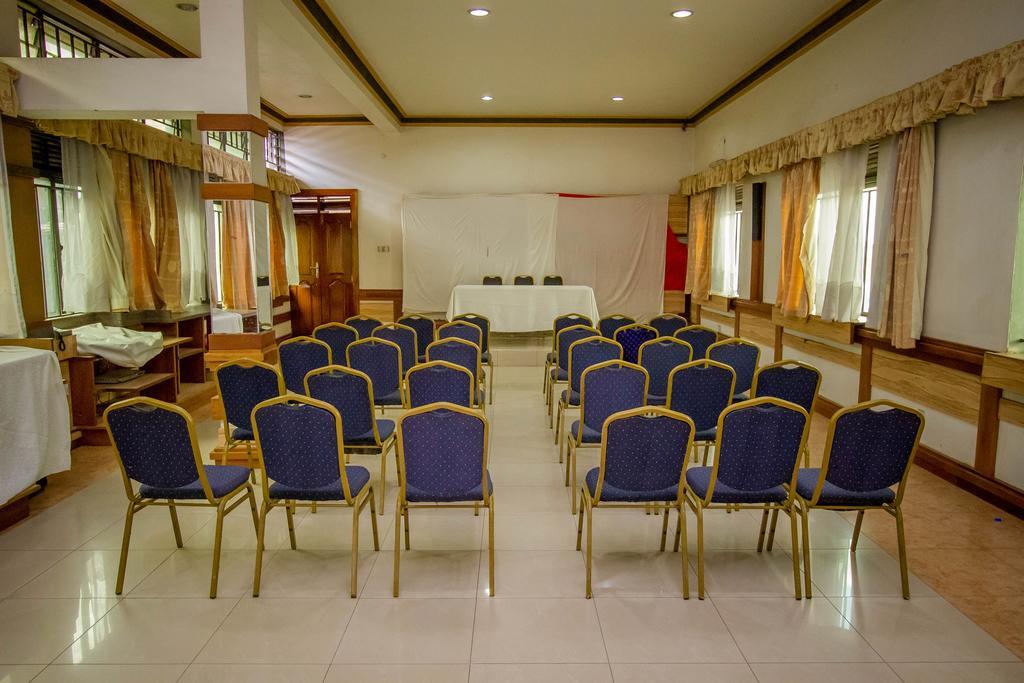 Grand Holiday International Hotel Mbarara Eksteriør bilde